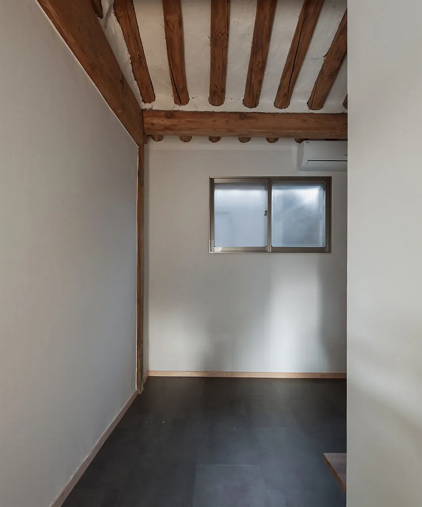 Side Hanok Residence Seoul 2*,  South Korea