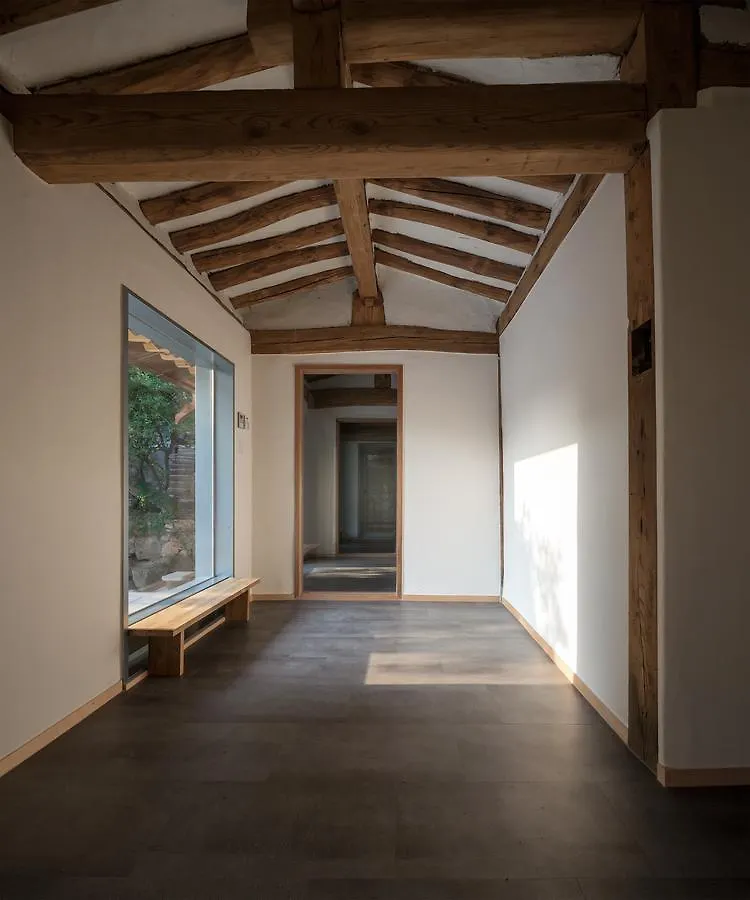 Side Hanok Residence Seoul 2*,