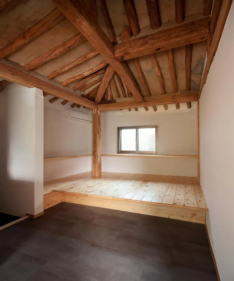 Side Hanok Residence Seoul